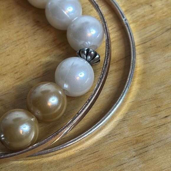 Set of 3 silver tone white and cream faux pearl bracelets with starfish charm - Picture 5 of 6